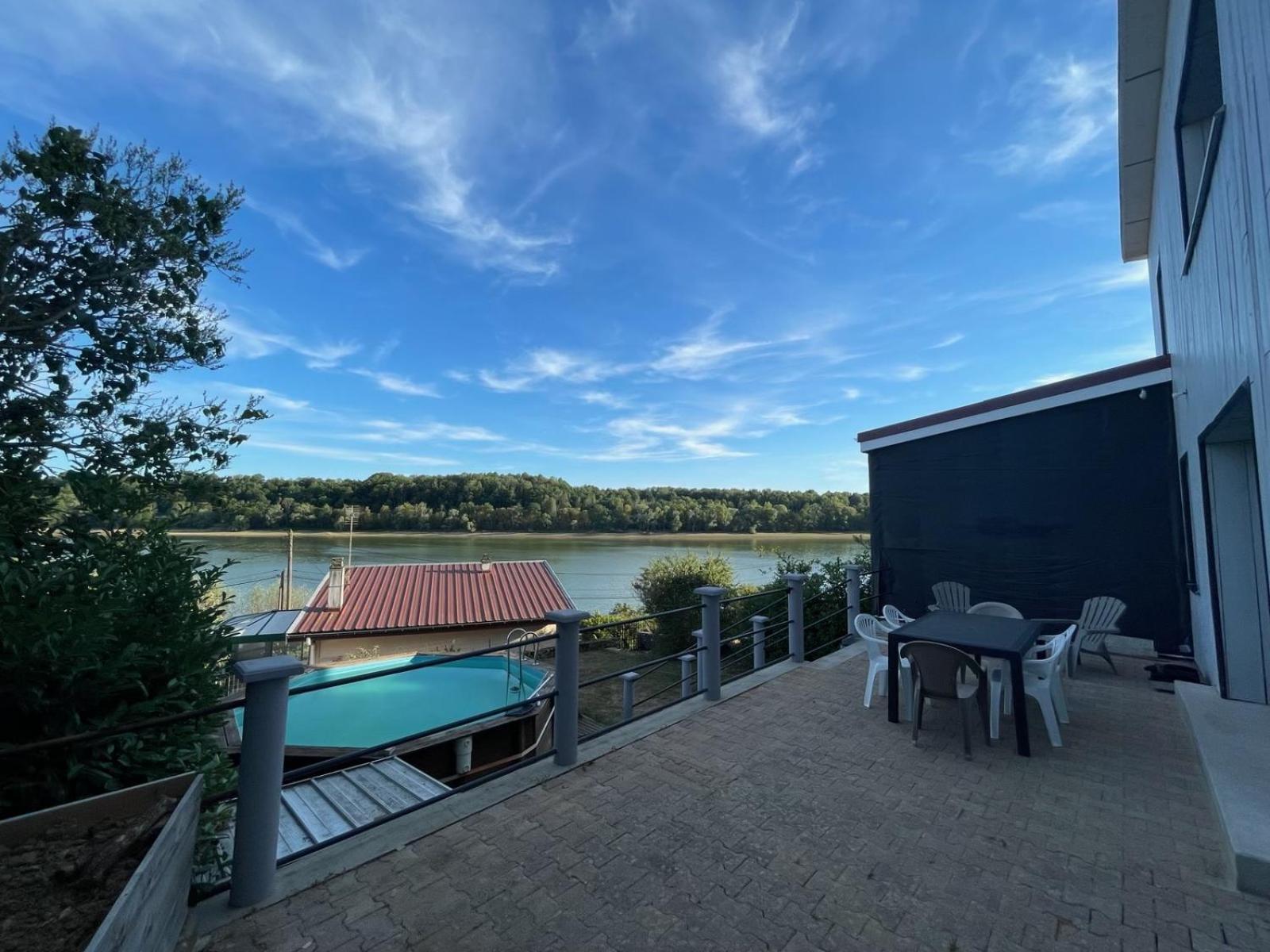 Cottage Chaleureux Avec Vue Sur Lac Changey Exterior photo